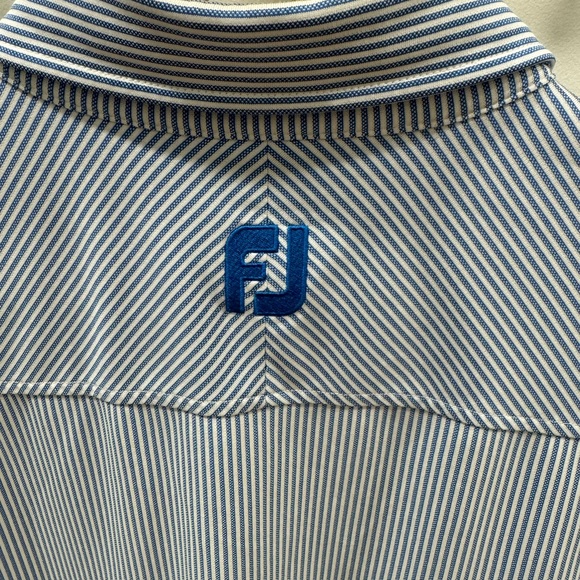 FootJoy performance golf shirt with button collar - Picture 5 of 5